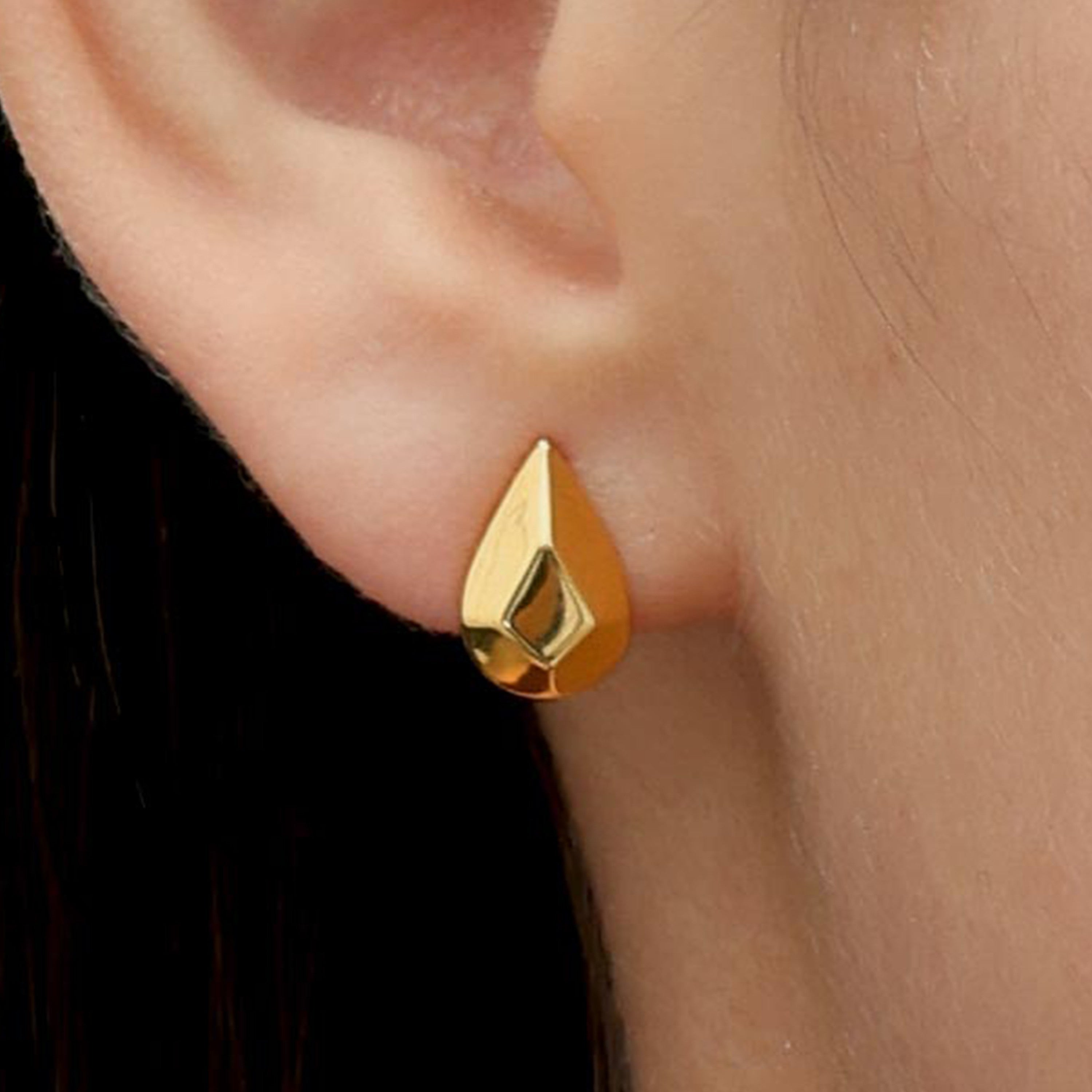 RSNY water drop diamond stud earrings - RSNY R2075B 铜镀金/银耳针约8*12*7mm 几何感切面造型/镜面级精工抛光/精致感细节处理//纯银高品质耳针