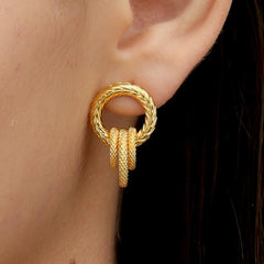 RSNY ring stud earrings - RSNY R2057B 铜镀金/银耳针约18*28*16mm 几何缠绕感元素/轻量化品牌工艺/精致感细节处理/纯银高品质耳针