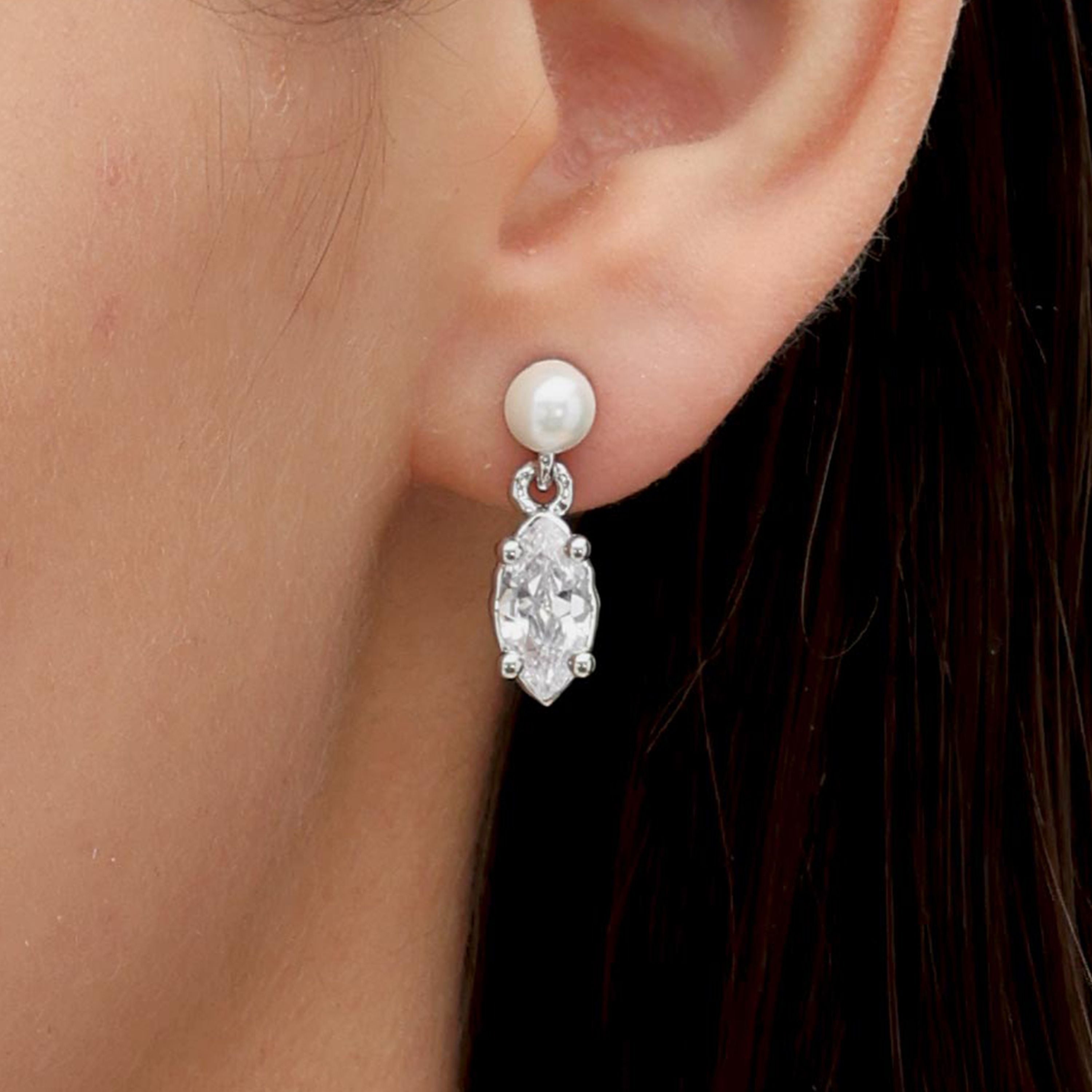 RSNY irregular pearl stud earrings - RSNY R2151A 铜镀铑/银耳针 约8*18*7mm 波纹感设计元素/时尚感几何造型/精选优质仿钻石/精致感细节处理