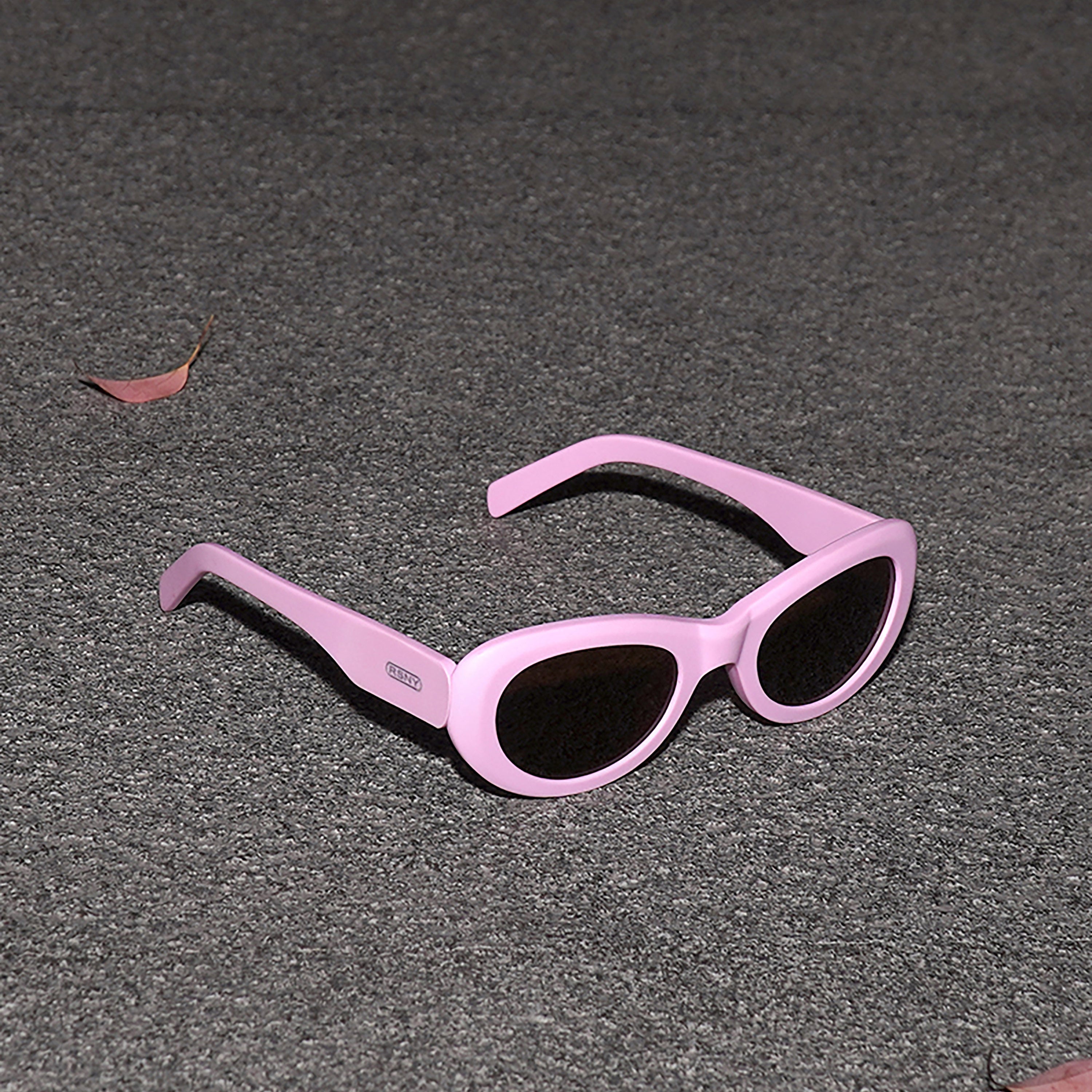 RSNY Moon OVAL Sunglasses - RSNY ·MJ0010C · Plate/nylon lenses · Frame width 145.7mm/temple length 145mm Lens width 51mm/height 34.9mm · Unisex moon art design/super touch matte plate/brand metal logo/fashionable cherry blossom powder color scheme