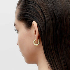 RSNY geometric abstract earrings - RSNY R2187B 铜镀金/银耳针 约20*20*8mm 几何缠绕感元素/交错环几何造型/纯手工精雕工艺/微厚重精巧质感