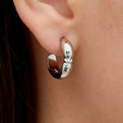 RSNY geometric earrings - RSNY R2091A 铜镀铑/S925银耳针/品牌耳堵 重量:8.4g 约20*6*20mm 几何缠绕感元素/通勤款简约造型/纯银高品质耳针/镜面级精工抛光/轻量化品牌工艺