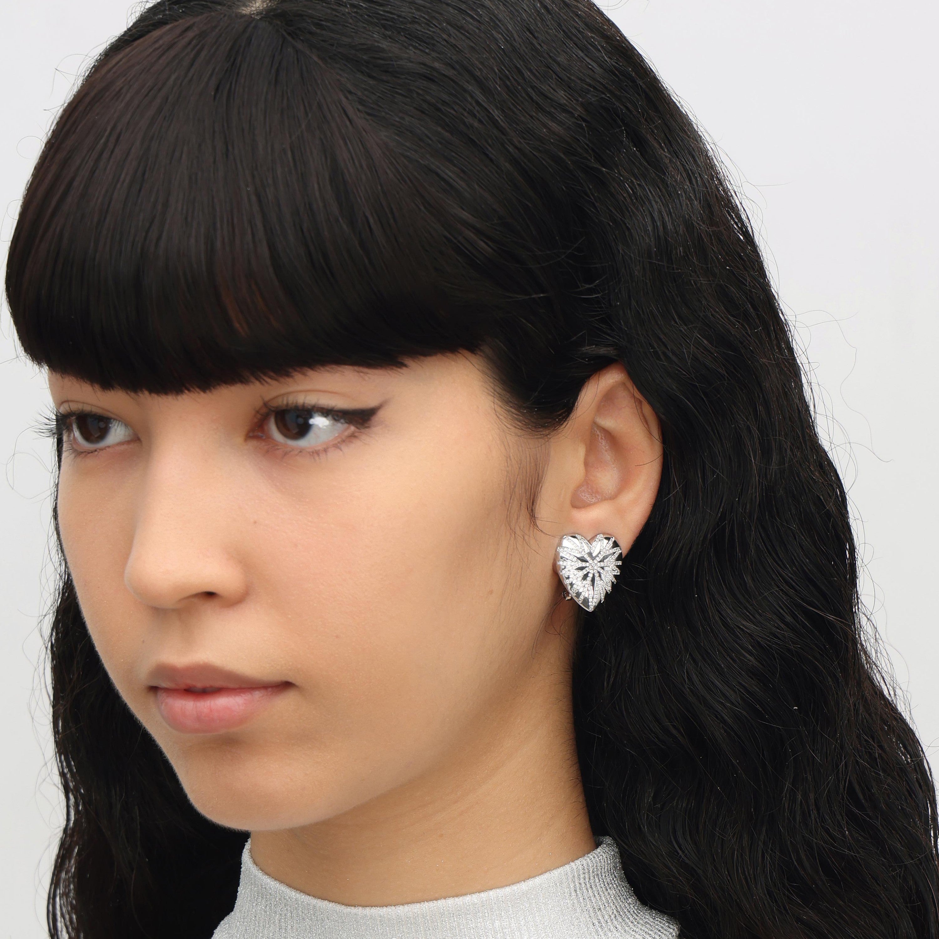 RSNY love diamond stud earrings - RSNY R2095A Copper Rhodium Plated/Tremella Needle Size: 20 * 21 * 3mm Love design elements/geometric section modeling/mirror-grade precision polishing/high toughness spring ear buckle