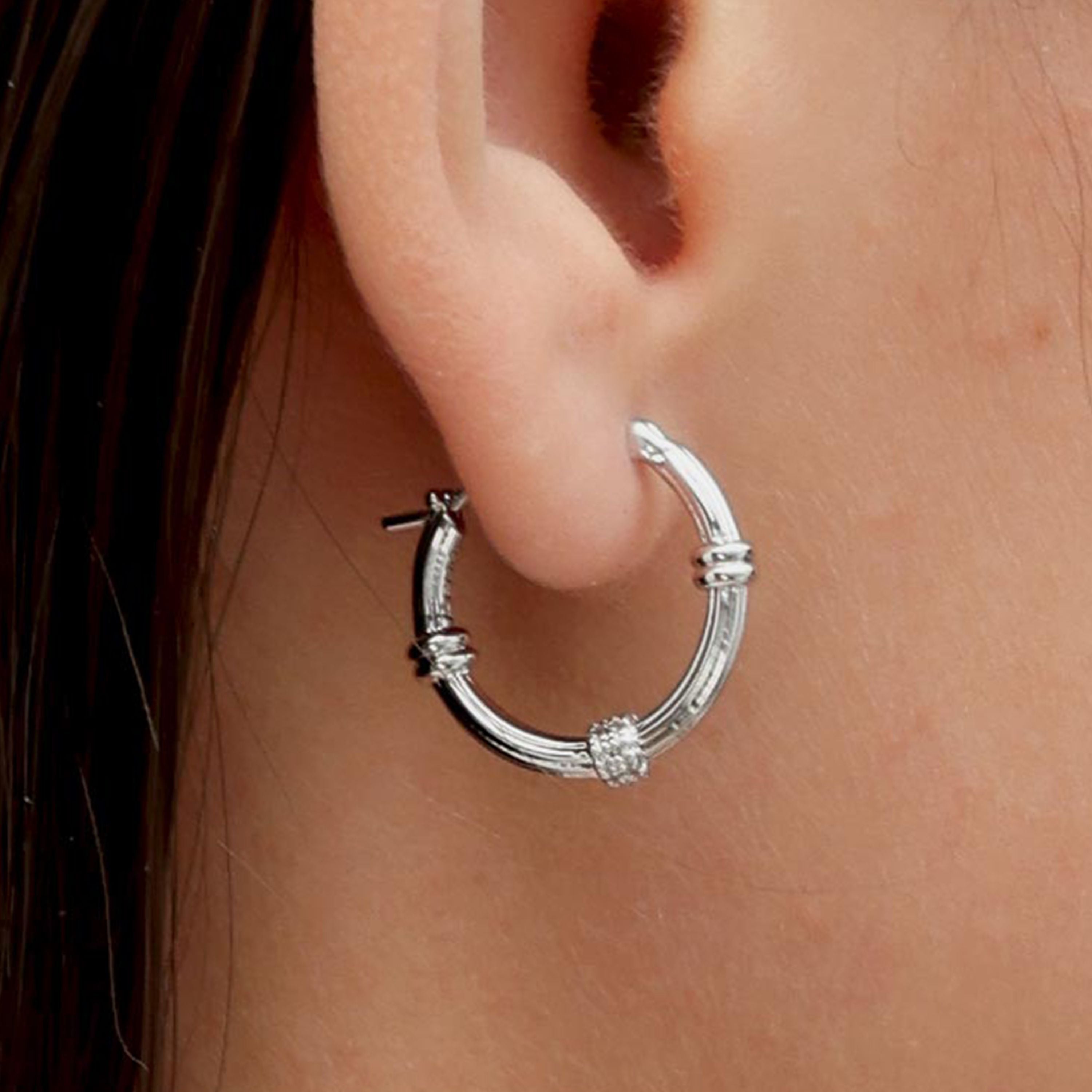 RSNY Simple Roman Earrings - RSNY R2154A 铜镀铑/银耳针 约3*20*19mm 时尚绕圈纹设计/通勤款几何造型/几何感切面造型/精致感细节处理