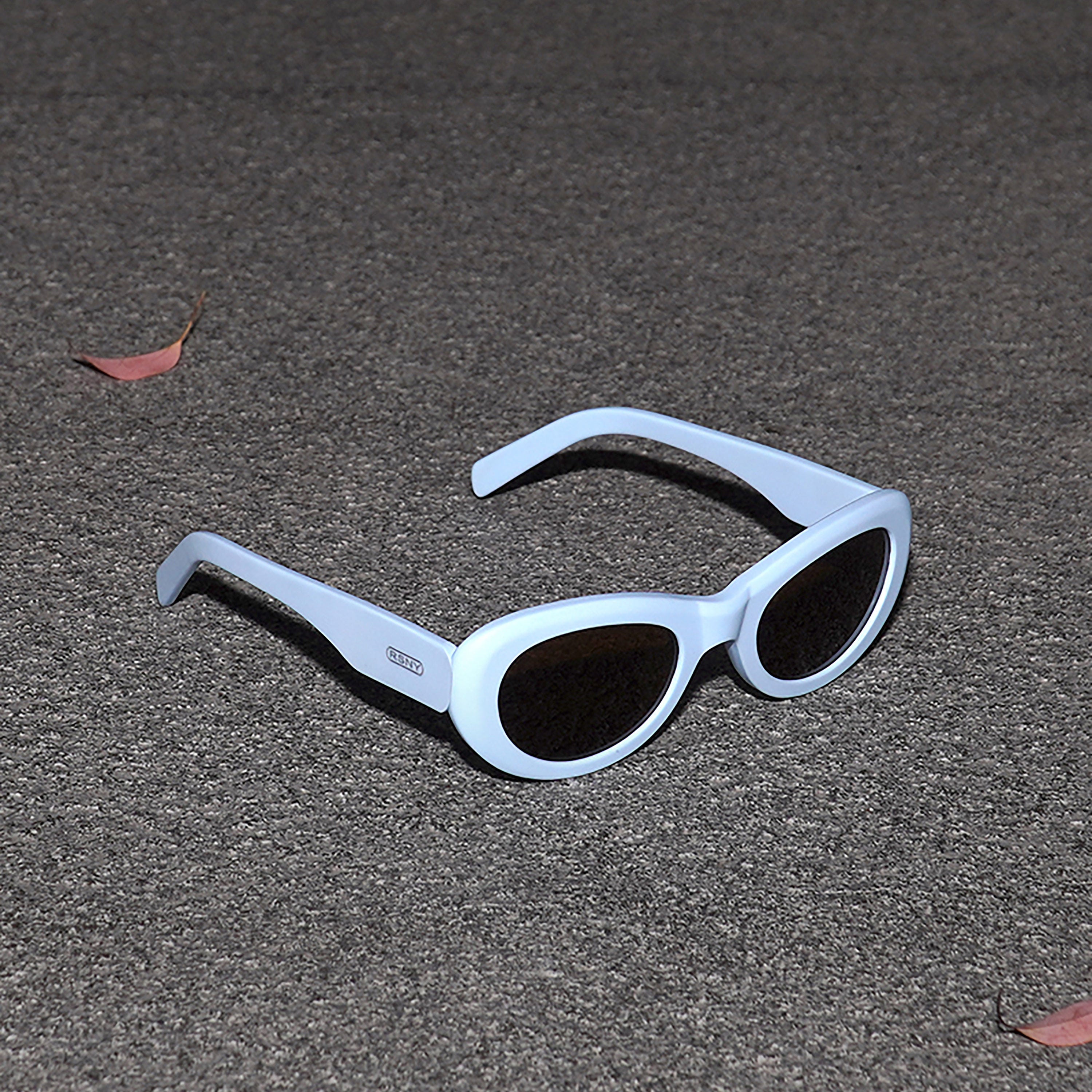 RSNY Moon OVAL Sunglasses - RSNY ·MJ0010D · Plate/nylon lenses · Frame width 145.7mm/temple length 145mm Lens width 51mm/height 34.9mm · Unisex moon art design/super touch matte plate/brand metal logo/fashionable milk blue color scheme