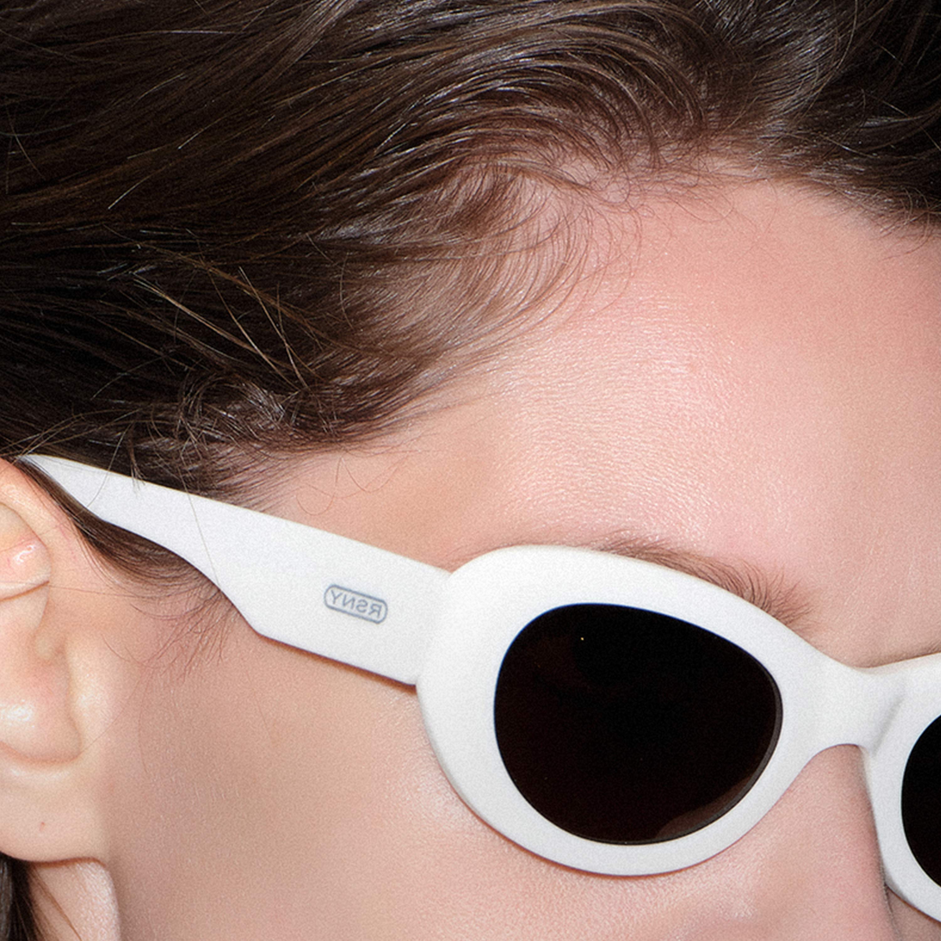 RSNY Moon OVAL Sunglasses - RSNY ·MJ0010B · Plate/nylon lenses · Frame width 145.7mm/temple length 145mm Lens width 51mm/height 34.9mm · Unisex moon art design/super touch matte plate/brand metal logo/fashionable milk white color scheme