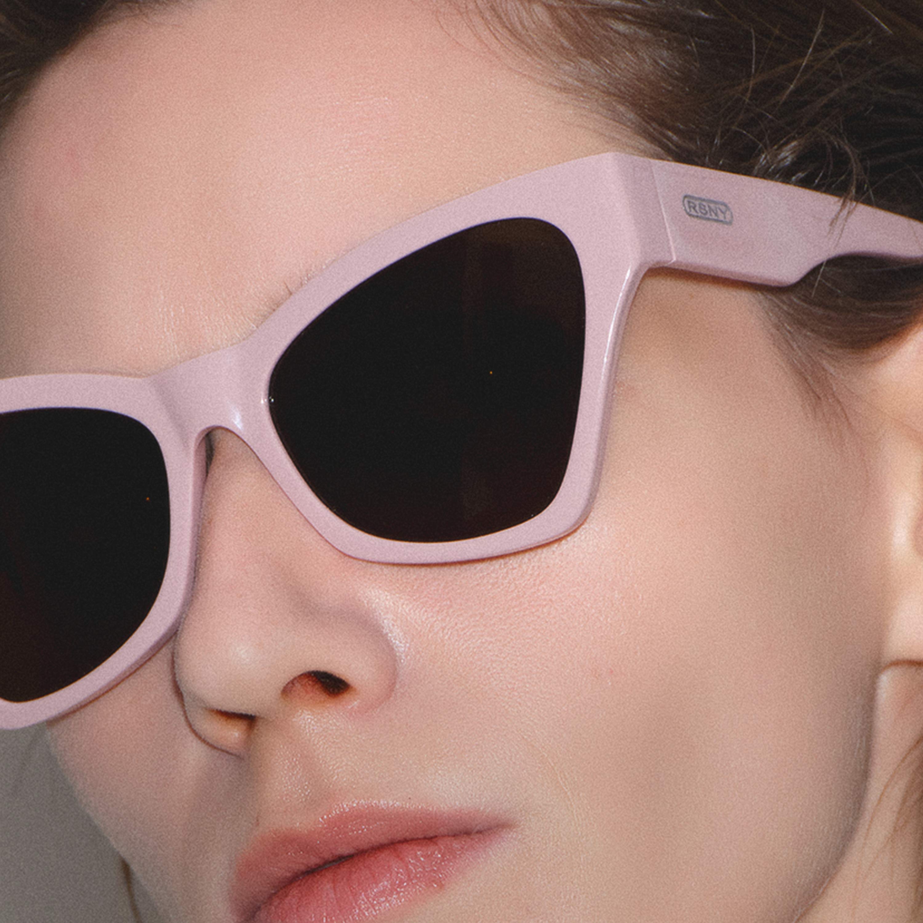RSNY Square OVAL Butterfly Sunglasses - RSNY ·MJ0015D · Plate/nylon lenses · Frame width 145.7mm/temple length 145mm · Lens width 55mm/height 44.7mm · Unisex butterfly wings exaggerated design/0 touch metal logo/20% upward line to increase fashion/soft milk powder color scheme
