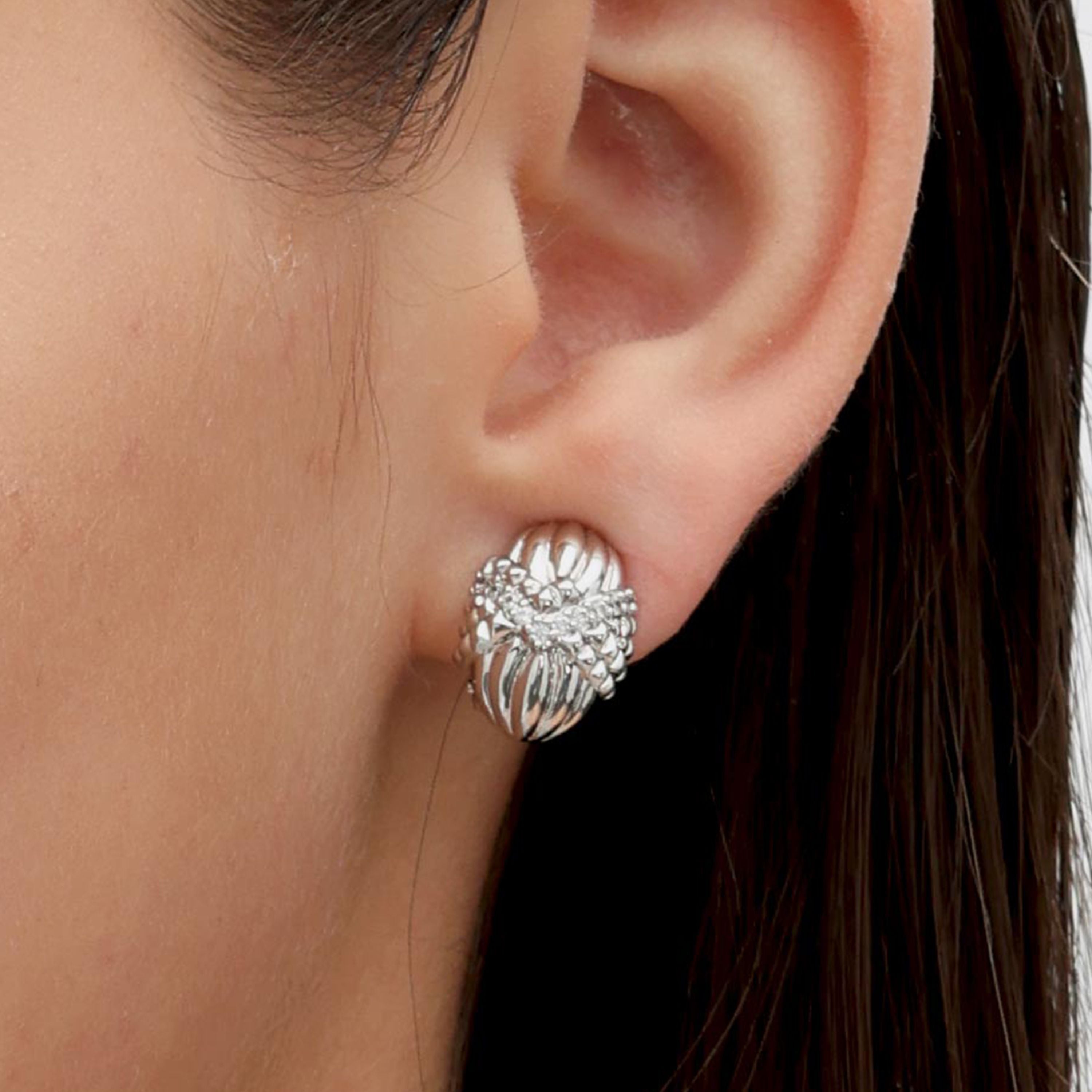 RSNY Roman Styling Earrings - RSNY R2122A 铜镀铑/银耳针 约12*17*18mm 钻石纹设计元素/交错环几何造型/纯手工精雕工艺/高韧性弹簧耳扣