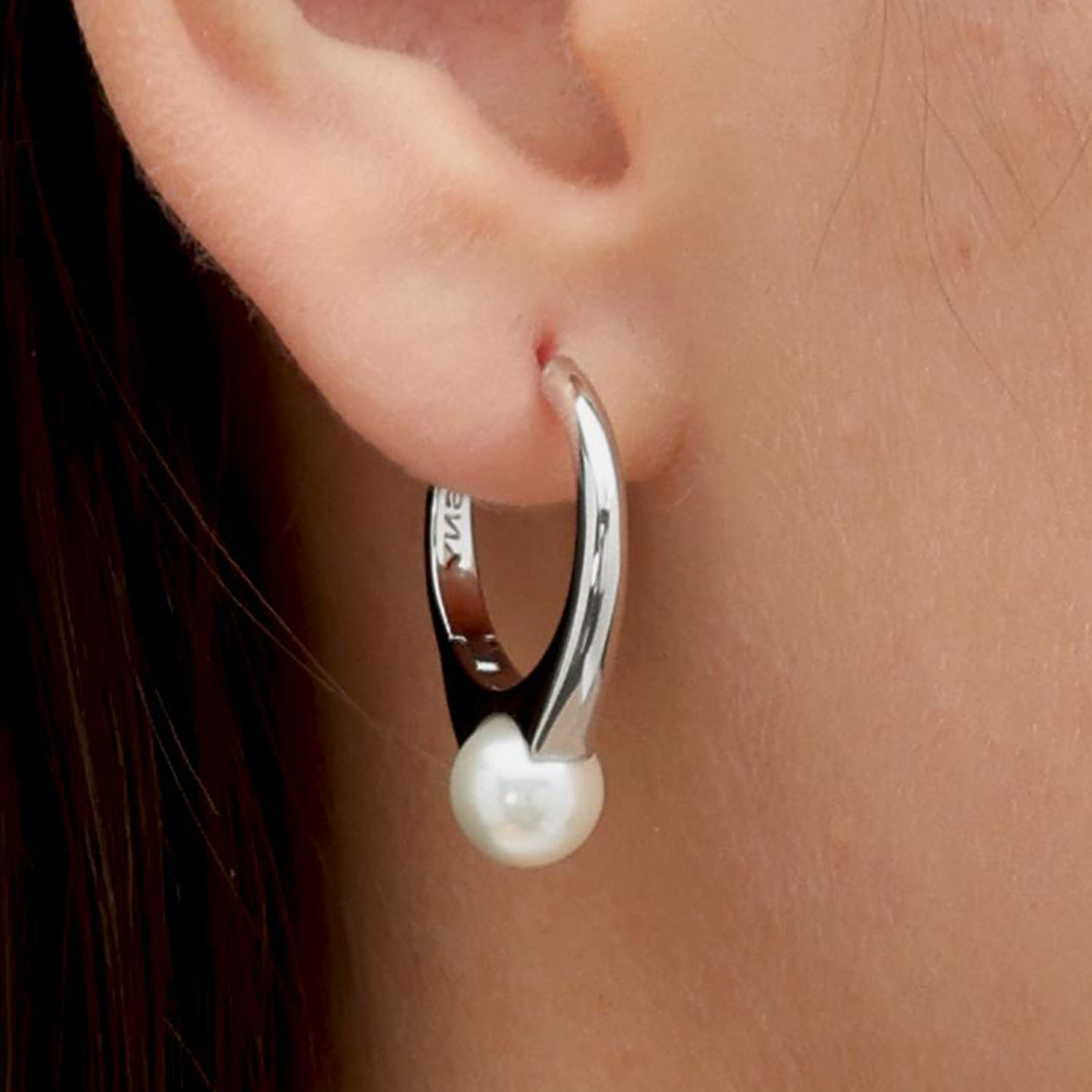 RSNY pearl ring earrings - RSNY R2145A 铜镀铑/银耳针 约8*26*20mm 钻石型设计元素/时尚感几何造型/优选精品级贝珠/精致感细节处理