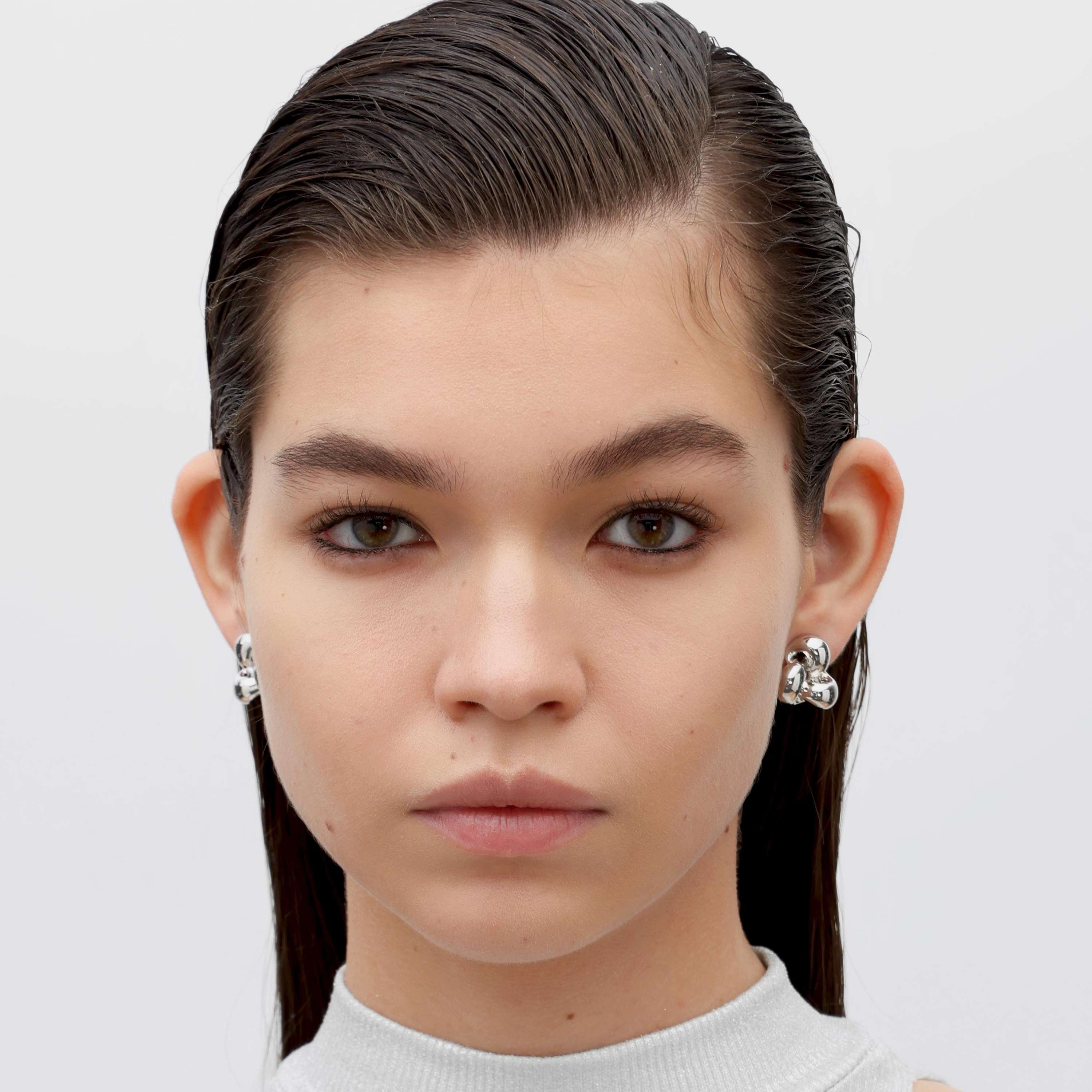 RSNY Geometric Stud Earrings - RSNY R2128A 铜镀铑/银耳针 约20*19*8mm 几何缠绕感元素/交错环几何造型/轻量化品牌工艺/高韧性弹簧耳扣