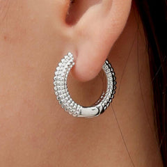 RSNY Diamond Textured Earrings - RSNY R2020A 铜镀铑/S925银耳针(限纯银款） 重量:11.8g 约21*5*23mm 钻石纹设计元素/精致感细节处理/镜面级精工抛光/纯银高品质耳针/轻量化品牌工艺