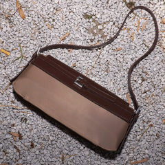 RSNY Urban Flex Baguette - Small - RSNY Length 31 * Width 6 * Height 14cm Shoulder strap 92cm net size waterproof trench coat fabric, cocoa brown calf leather, Helena leather fabric, signature belt buckle, hidden magnetic buckle, main interlayer, adjustable shoulder strap (shoulder back, armpit, oblique span).