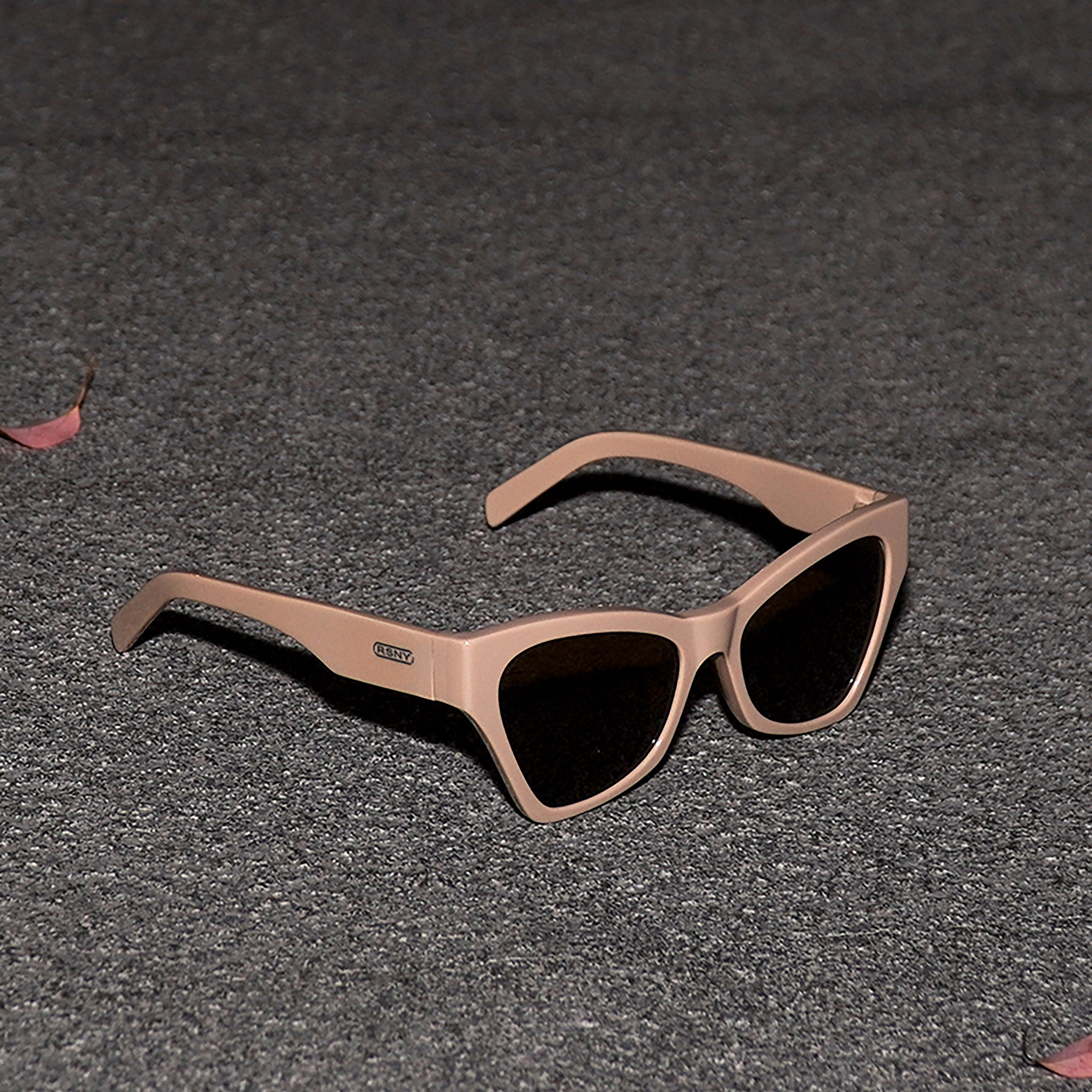 RSNY Square OVAL Butterfly Sunglasses - RSNY ·MJ0015C · Plate/nylon lenses · Frame width 145.7mm/temple length 145mm · Lens width 55mm/height 44.7mm · Unisex butterfly wings exaggerated design/0 touch metal logo/20% upward line to increase fashion/elegant milk tea color scheme