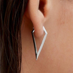 RSNY Diamond Line Earrings - RSNY R2146A 铜镀铑/银耳针 约3*30*15mm 几何感切面造型/镜面级精工抛光/纯手工镶嵌技艺/纯银高品质耳针
