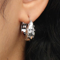RSNY simple line earrings - RSNY R2123A 铜镀铑/银耳针 约10*21*21mm 立体感几何设计/镜面级精工抛光/精选优质仿钻石/纯银高品质耳针