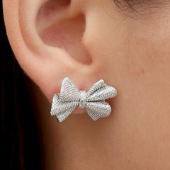 RSNY shiny bow stud earrings - RSNY R2183A 铜镀铑/银耳针 约22*16*6mm 波纹感设计元素/蝴蝶结立体造型/纯手工精雕工艺/精致感细节处理