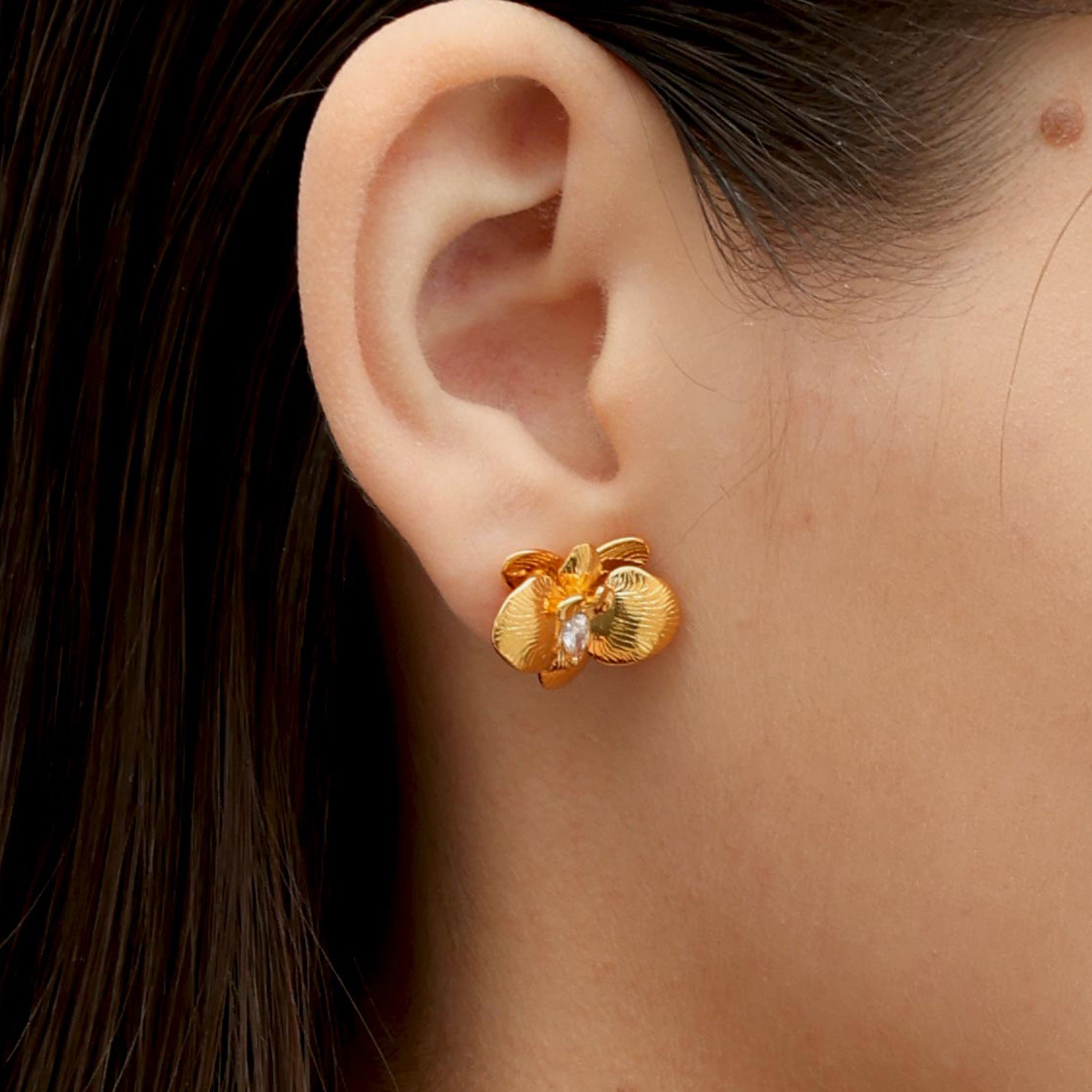 RSNY orchid stud earrings - RSNY R2114B 铜镀金/银耳针 约20*17*7mm 优雅感花朵元素/时尚感几何造型/纯银高品质耳针/纯手工精雕工艺