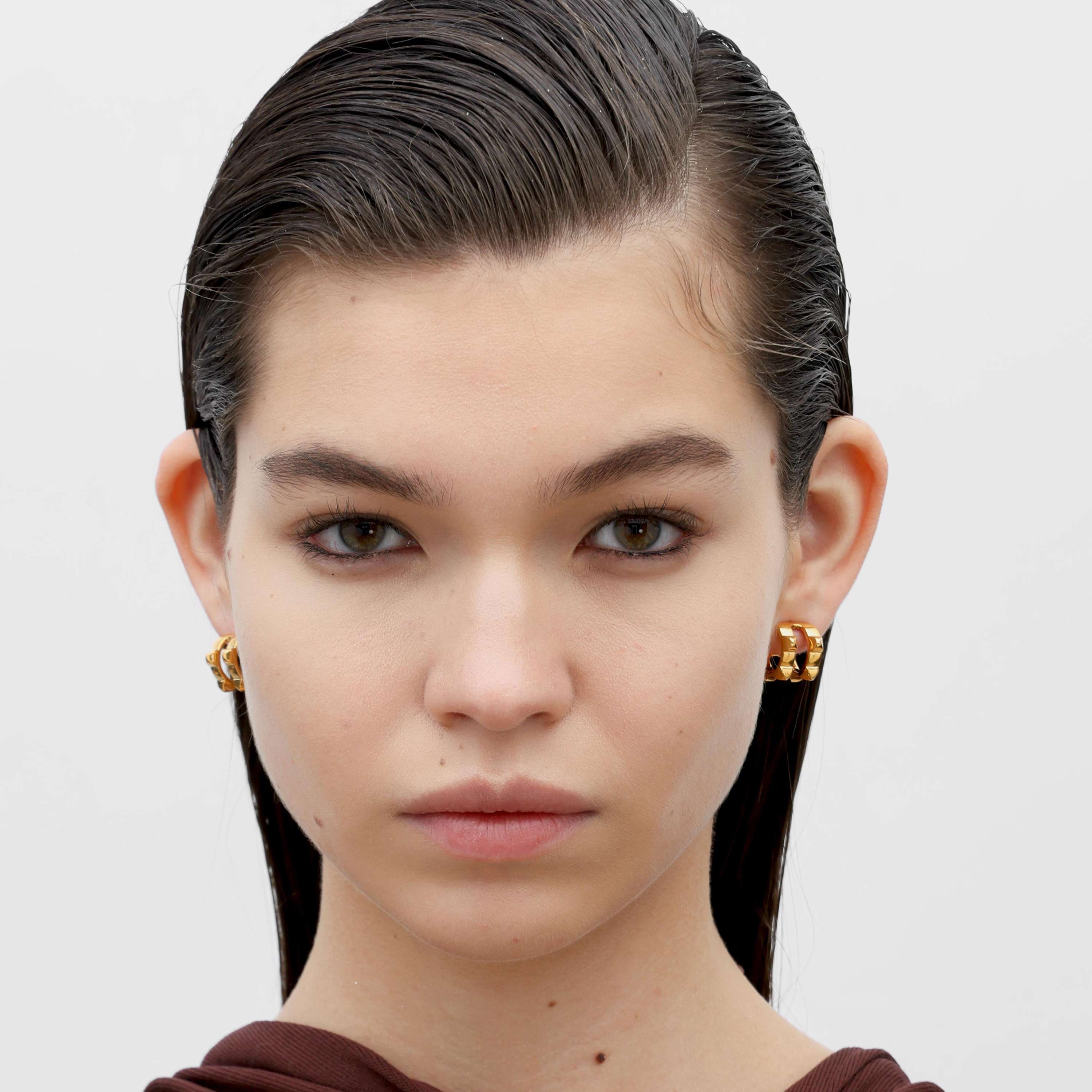 RSNY Diamond Textured Earrings - RSNY R2077B 铜镀金/银耳针 重量:7.2g 约14*12*17mm 钻石级精巧切面/精致感细节处理/时尚感几何造型/镜面级精工抛光/轻量化品牌工艺