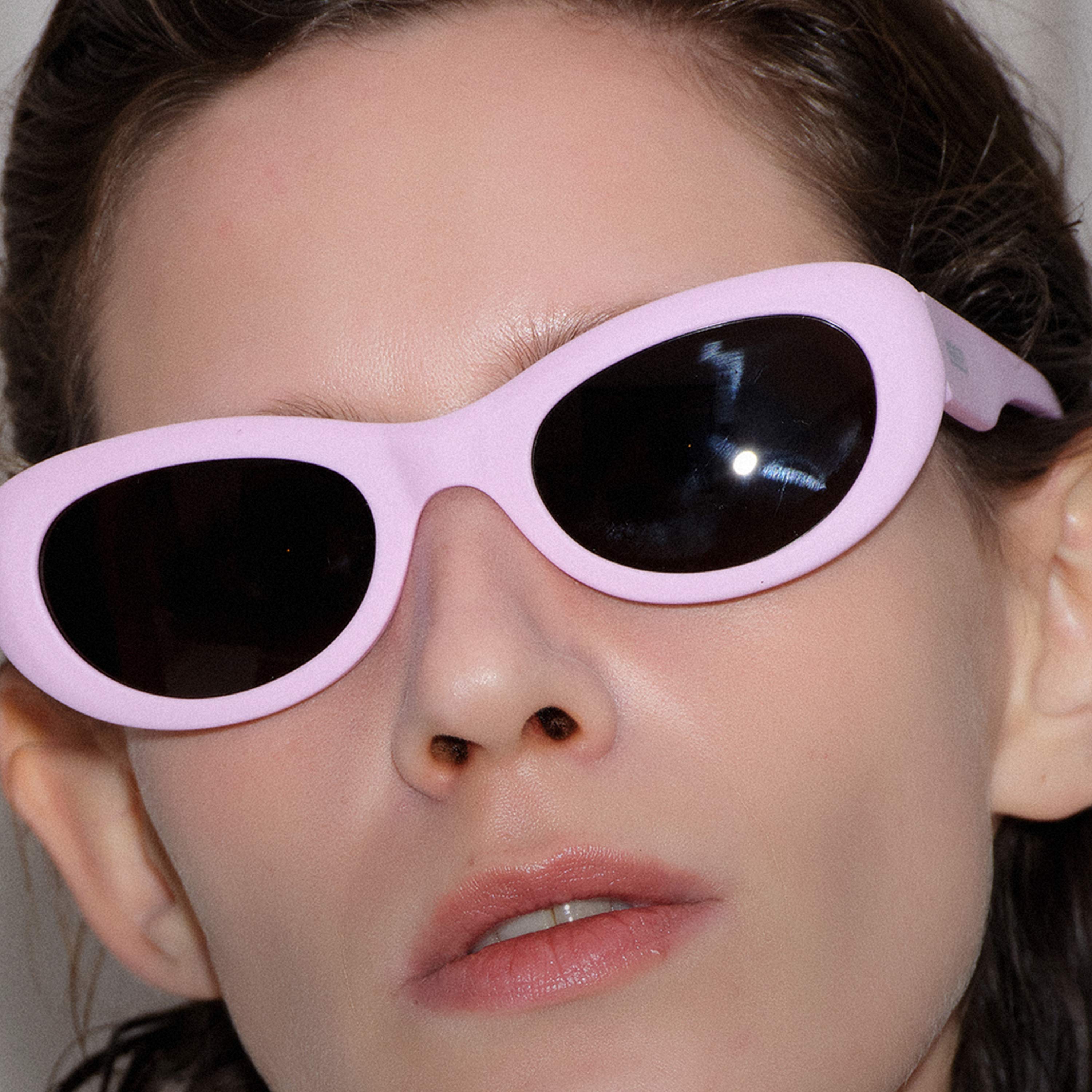 RSNY Moon OVAL Sunglasses - RSNY ·MJ0010C · Plate/nylon lenses · Frame width 145.7mm/temple length 145mm Lens width 51mm/height 34.9mm · Unisex moon art design/super touch matte plate/brand metal logo/fashionable cherry blossom powder color scheme