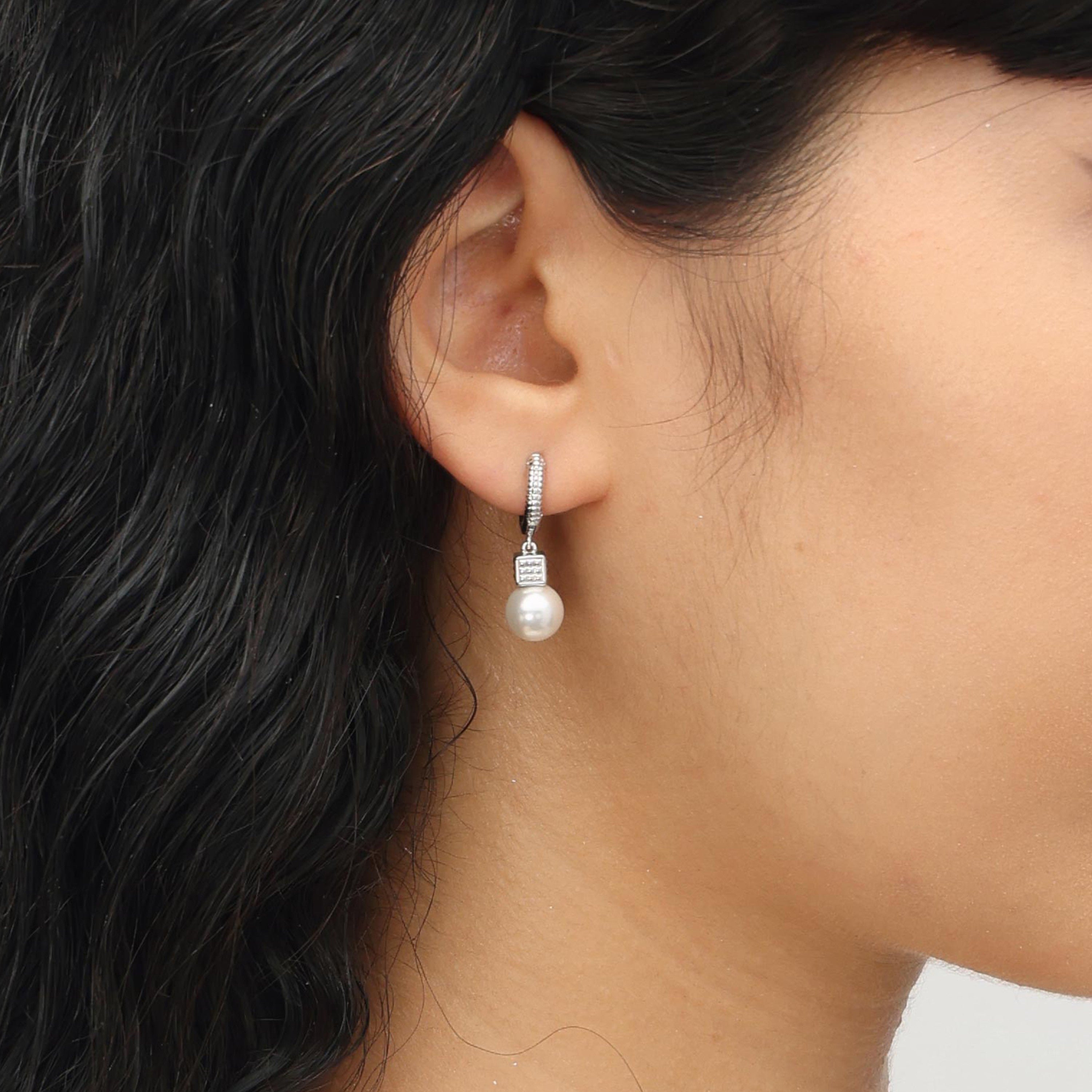 RSNY diamond pattern pearl earrings - RSNY R2065A Rhodium copper plating/beads Weight: 4.5g Size: 12 * 8 * 25mm Diamond pattern design elements/preferred boutique beads/sterling silver high-quality ear needles/mirror-grade precision polishing/lightweight brand craftsmanship