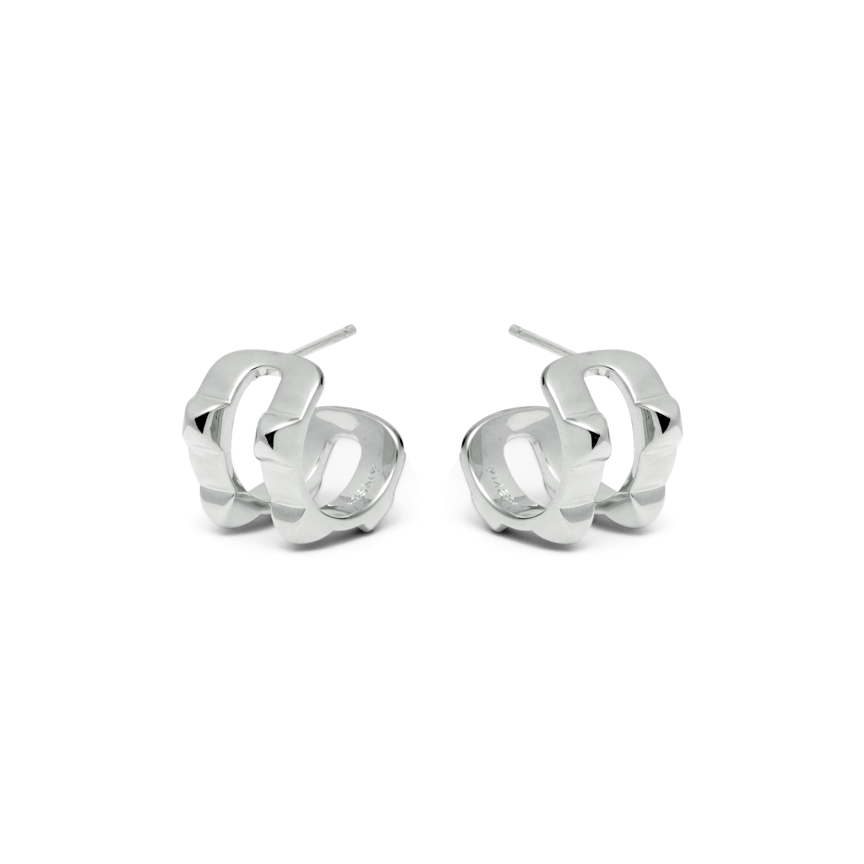 RSNY Diamond Textured Earrings - RSNY R2077A copper rhodium plating Weight: 7.2g Size: 14 * 12 * 17mm Diamond-grade delicate cut/exquisite detail processing/fashionable geometric modeling/mirror-grade Seiko polishing/lightweight brand craftsmanship