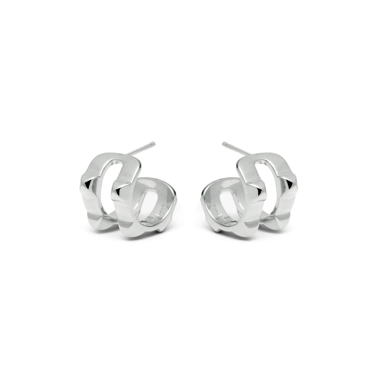 RSNY Diamond Textured Earrings - RSNY R2077A copper rhodium plating Weight: 7.2g Size: 14 * 12 * 17mm Diamond-grade delicate cut/exquisite detail processing/fashionable geometric modeling/mirror-grade Seiko polishing/lightweight brand craftsmanship