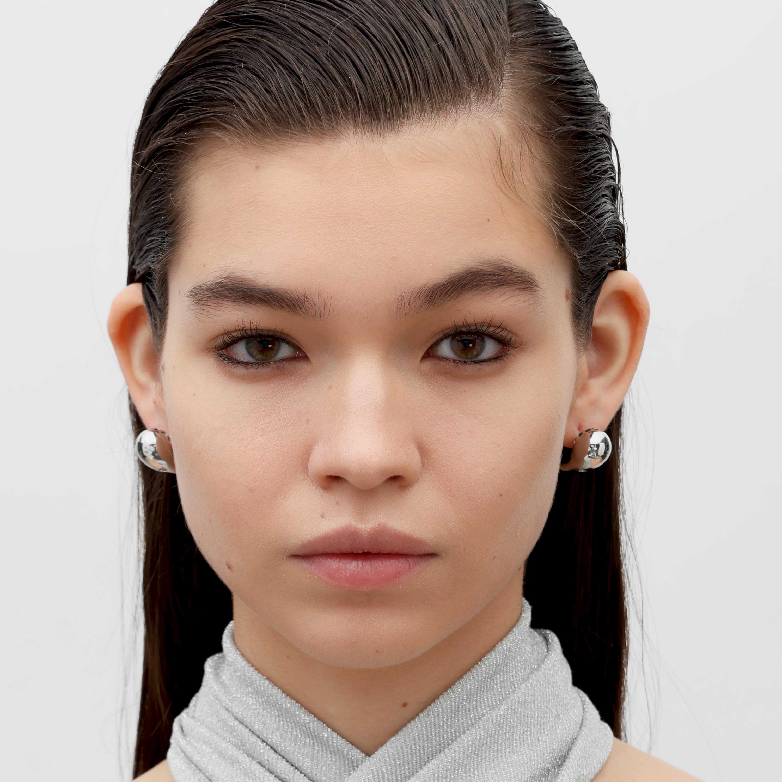 RSNY geometric streamlined earrings - RSNY R2160A 铜镀铑/银耳针 约14*23*26mm 不规则设计元素/时尚感几何造型/镜面级精工抛光/微厚重精巧质感