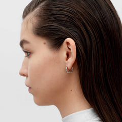 RSNY Geometric Earrings - RSNY R2130A 铜镀铑/银耳针 约11*13*15mm 钻石型设计元素/通勤款几何造型/精致感细节处理/纯手工镶嵌技艺
