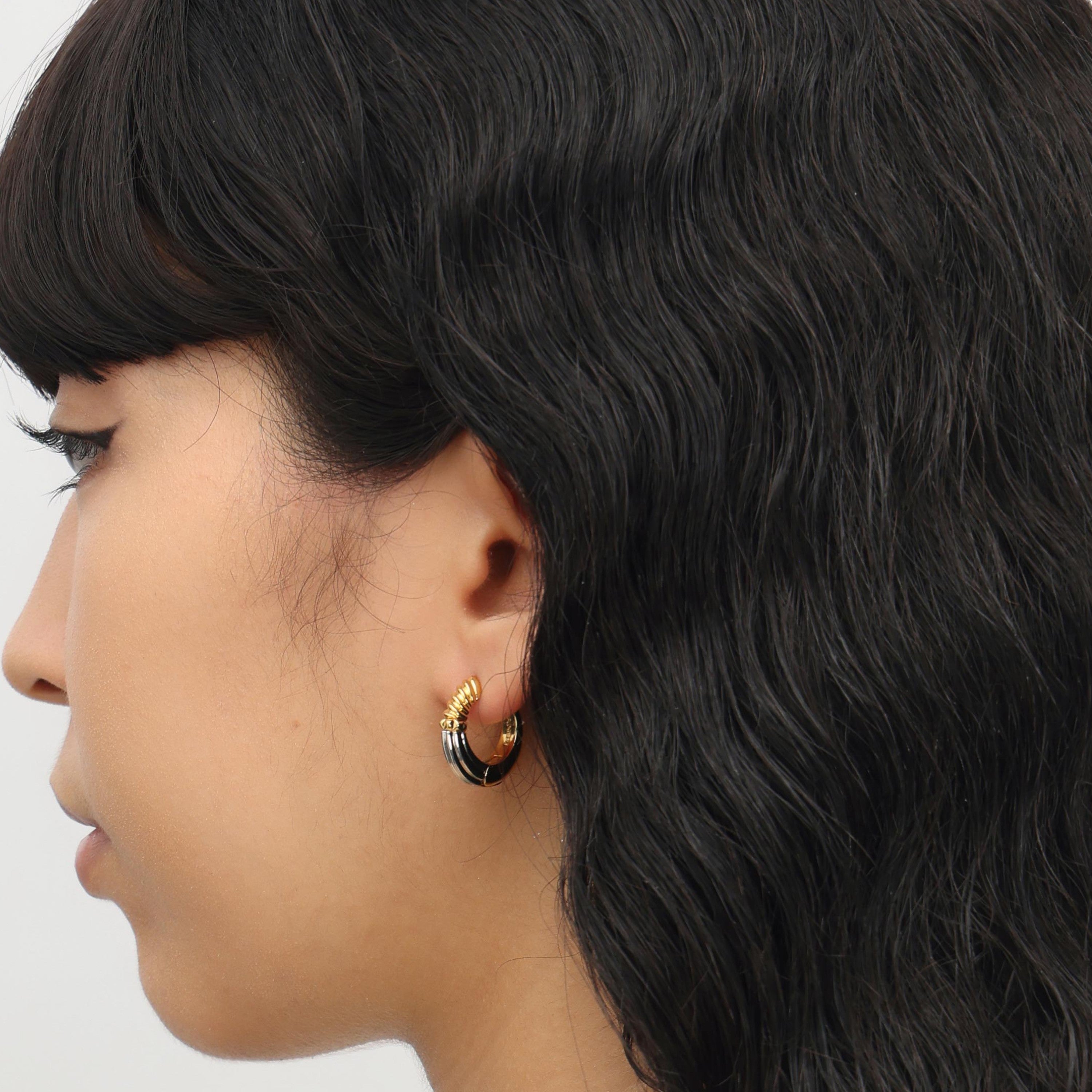 RSNY Roman stitching texture earrings - RSNY R2045A Copper Plated Rhodium/Copper Plated Gold Weight: 10g Size: 20 * 6 * 20mm Diamond pattern design elements/two-color luxury grade electroplating/fashion geometric modeling/mirror grade Seiko polishing/lightweight brand craftsmanship