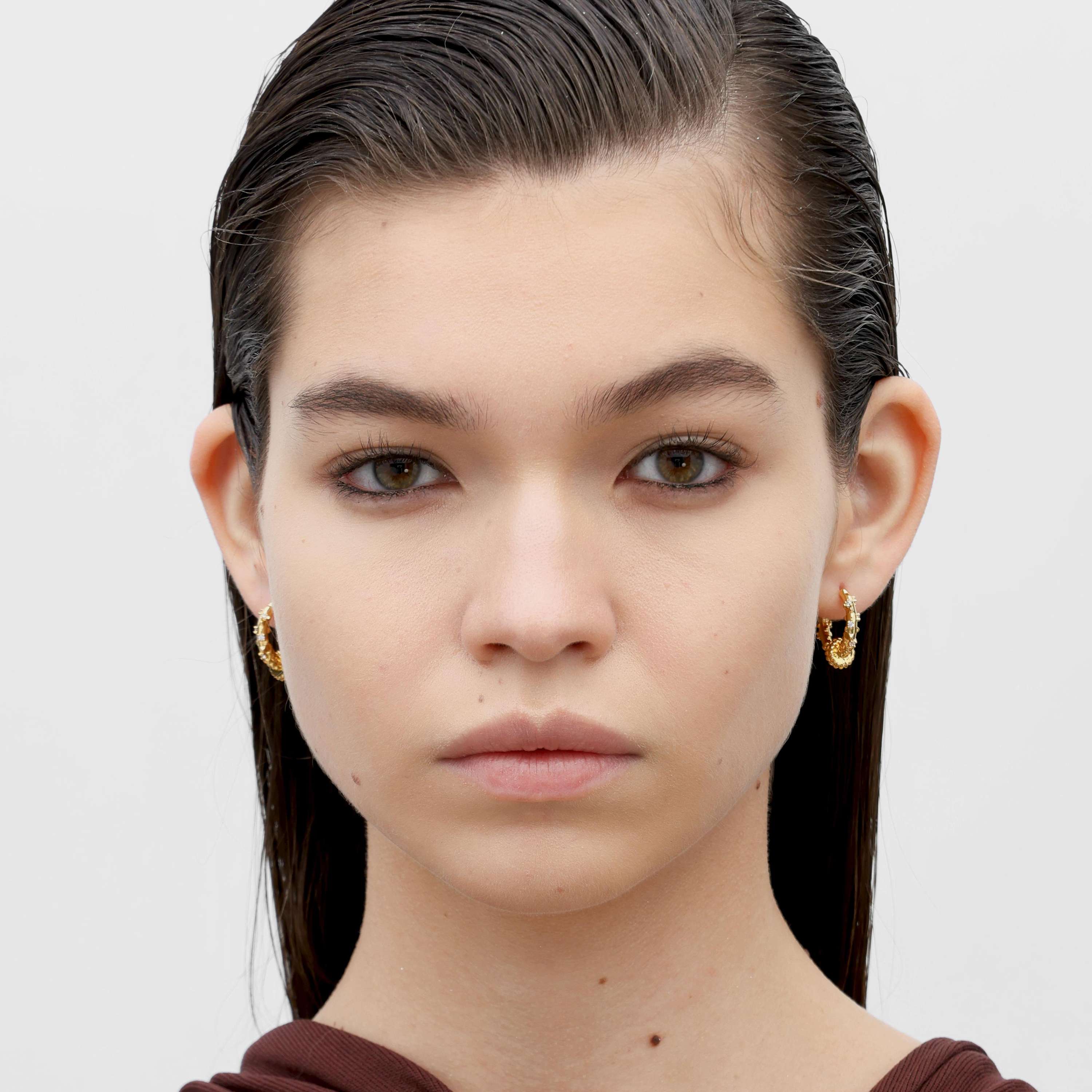 RSNY Diamond Textured Earrings - RSNY R2141B 铜镀金/银耳针 约8*20*20mm 钻石纹设计元素/时尚感几何造型/精选优质仿钻石/纯银高品质耳针