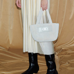 RSNY Nappy Nappy Cloud Bucket Bag - RSNY Length 22 * Width 12 * Height 19cm cow leather, super tactile leather fabric, iconic metal LOGO decoration, main mezzanine, light feel, flip design, genuine leather intervention design