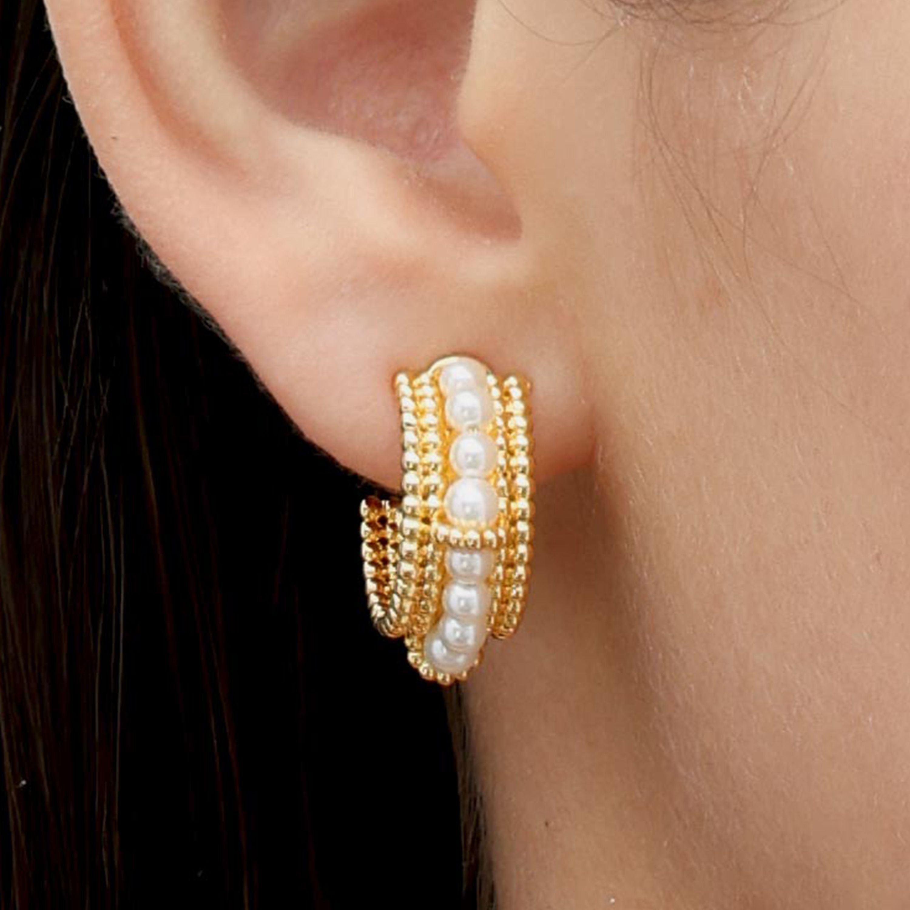 RSNY pearl earrings - RSNY R2153B 铜镀金/银耳针 约21*9*21mm 波点型设计元素/时尚感几何造型/优选精品级贝珠/精致感细节处理